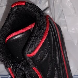 Jordan Pro Strong Black University Red youth size 5 Y